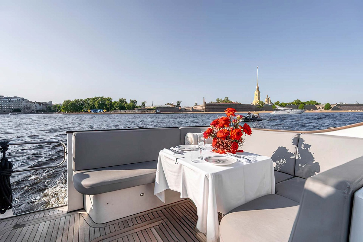 Аренда luxury tender Chudo Lodka в Санкт-Петербурге
